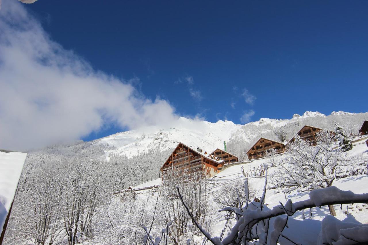 Hotel Le V De วูจานีย์ ภายนอก รูปภาพ