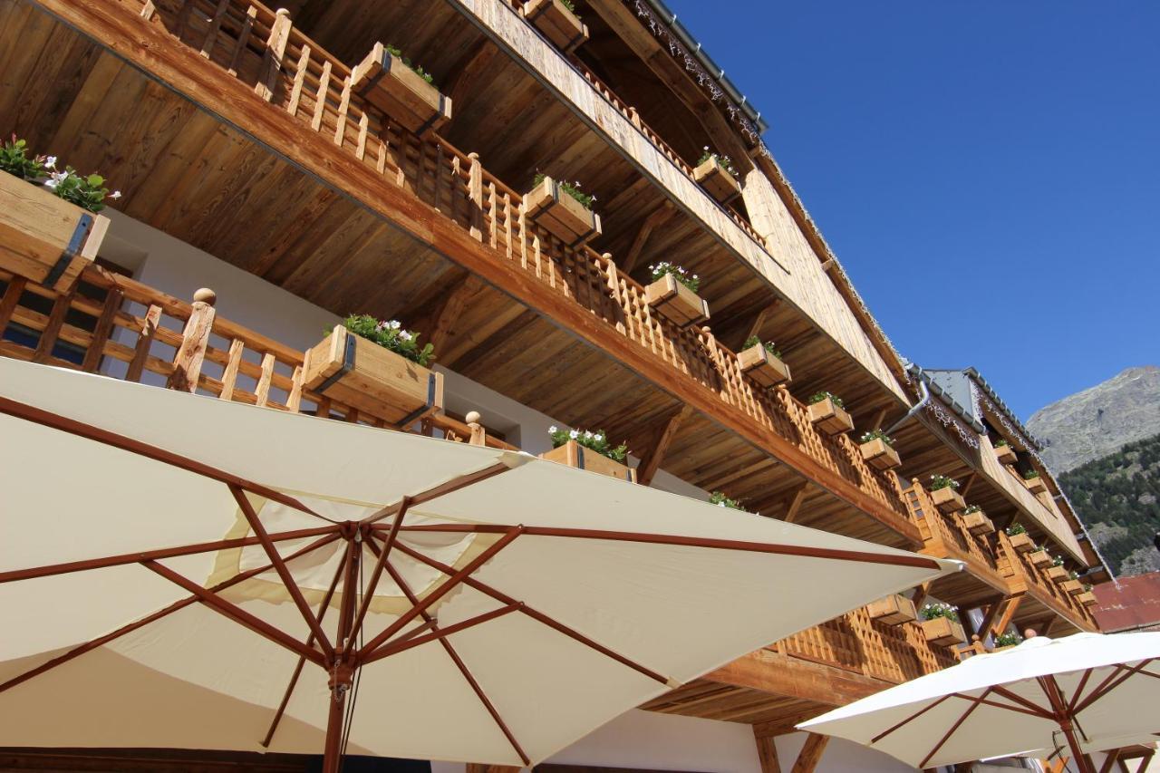 Hotel Le V De วูจานีย์ ภายนอก รูปภาพ